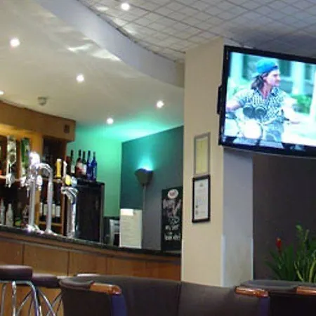 Waterloo Hub Hotel And Suites 