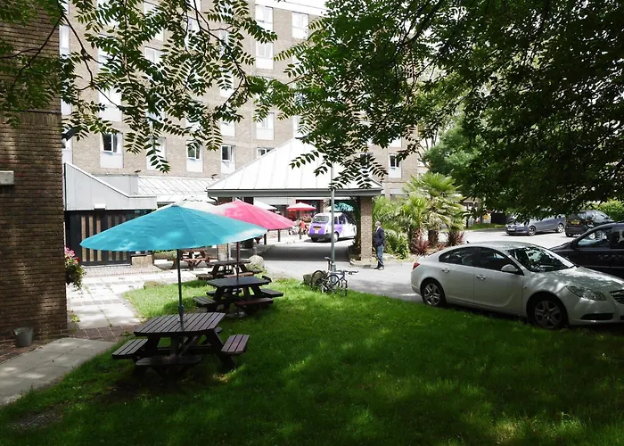 Waterloo Hub Hotel And Suites